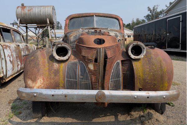 America's Finest Low-Priced Car, A Handsome Stately Sedan Gary's 1937 Pontiac @ 1200 x 800