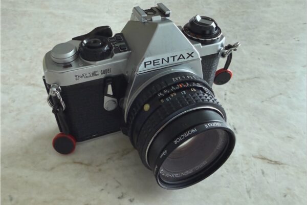Pentax ME Super @ 1200 x 800