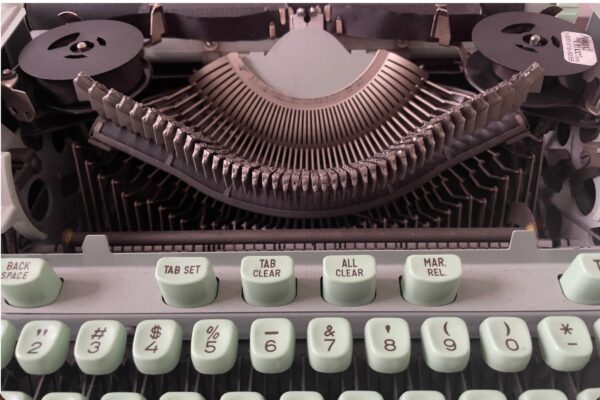 The 1957 Hermes Manual Typewriter The 1957 Hermes @ 1200 x 800