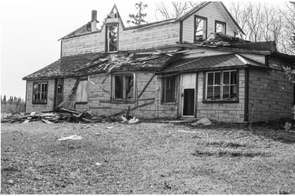 The Wardrop Farmhouse @ 1200 x 800
