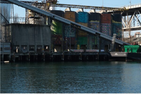 The Giants of Granville Island The Giants of Granville Island rev @ 1200 x 800
