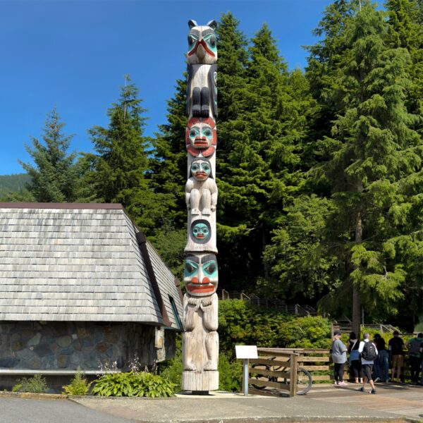 Totems in Ketchikan Alaska Totem @ 800 x 800