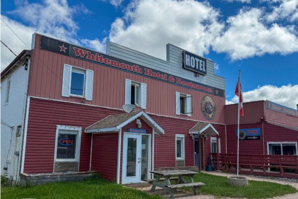 Whitemouth Hotel @ 1200 x 800